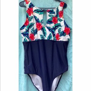 One piece baiting suit